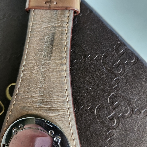 GUCCI Bandeau Watch 104 Alligator Band - Picture 7 of 13